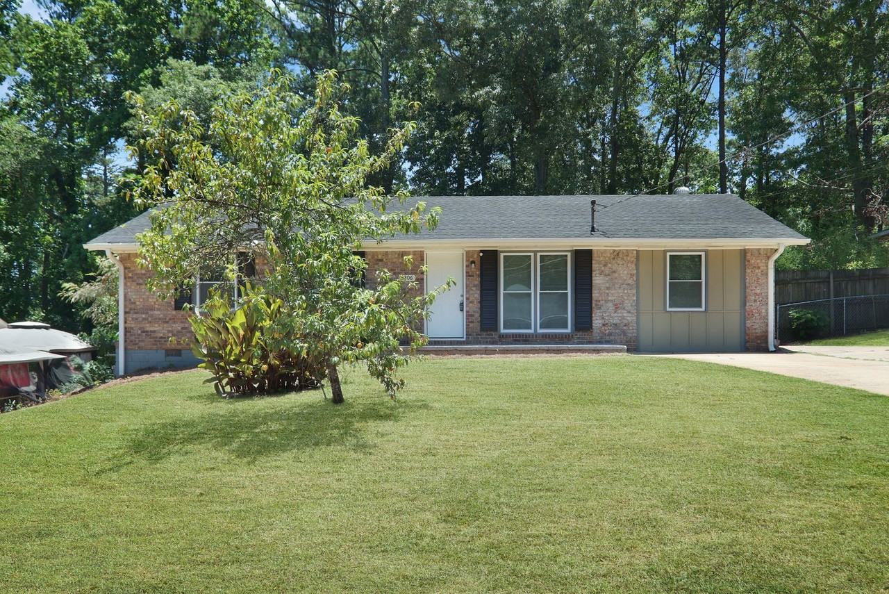 8206 Huntington Dr - Photo 3 of 25