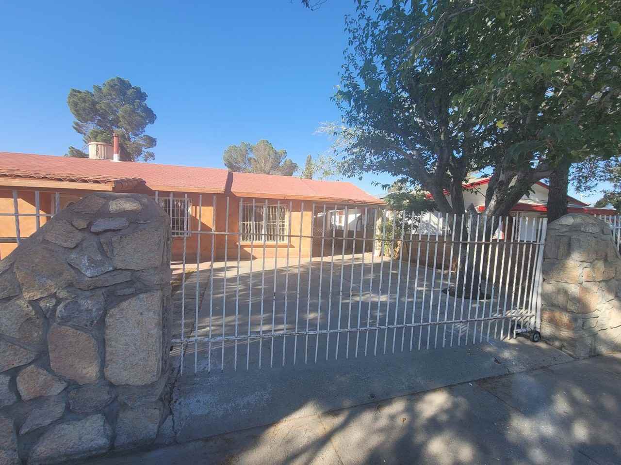 7760 Acapulco Ave - Photo 2 of 50