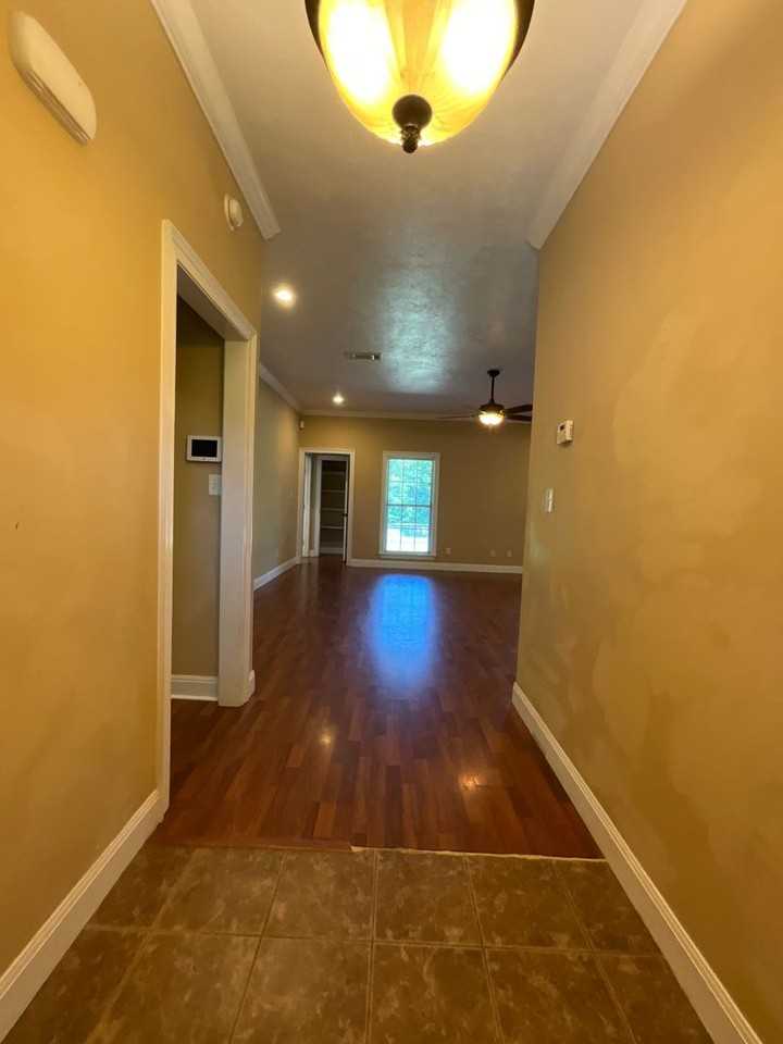 110 James Dr - Photo 3 of 35