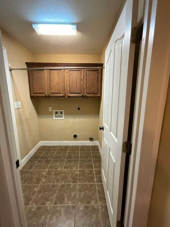 110 James Dr - Photo 6 of 35