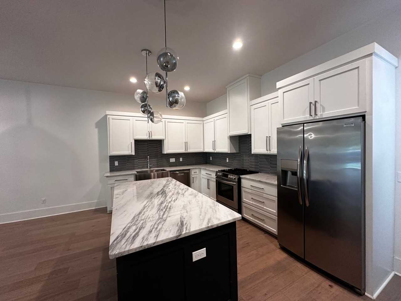 1551 Pine St - Photo 3 of 25