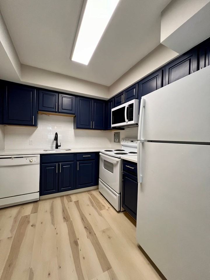 34 West Apartments - Photo 4 of 8