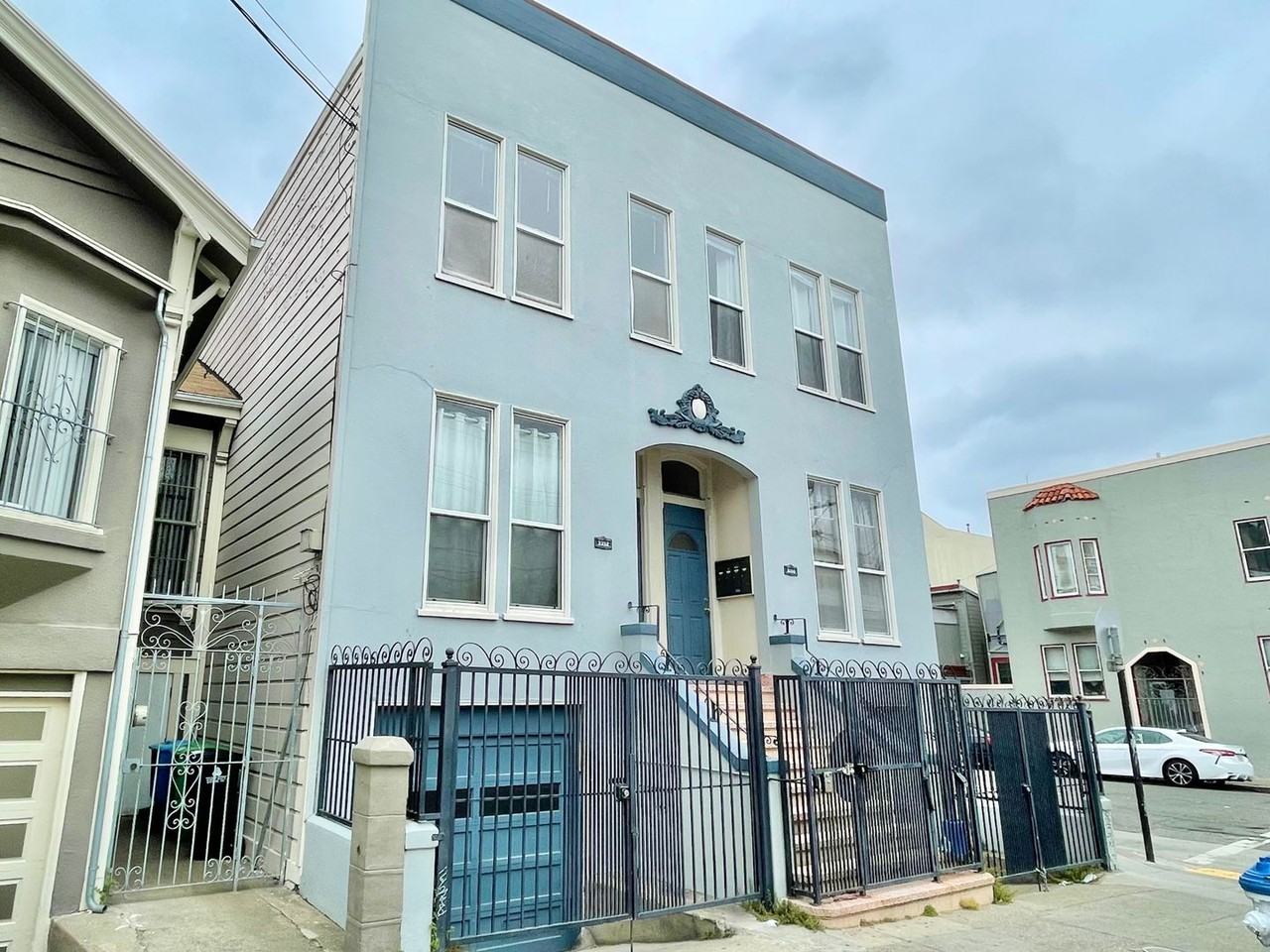 3352A 26th St - Photo 2 of 16