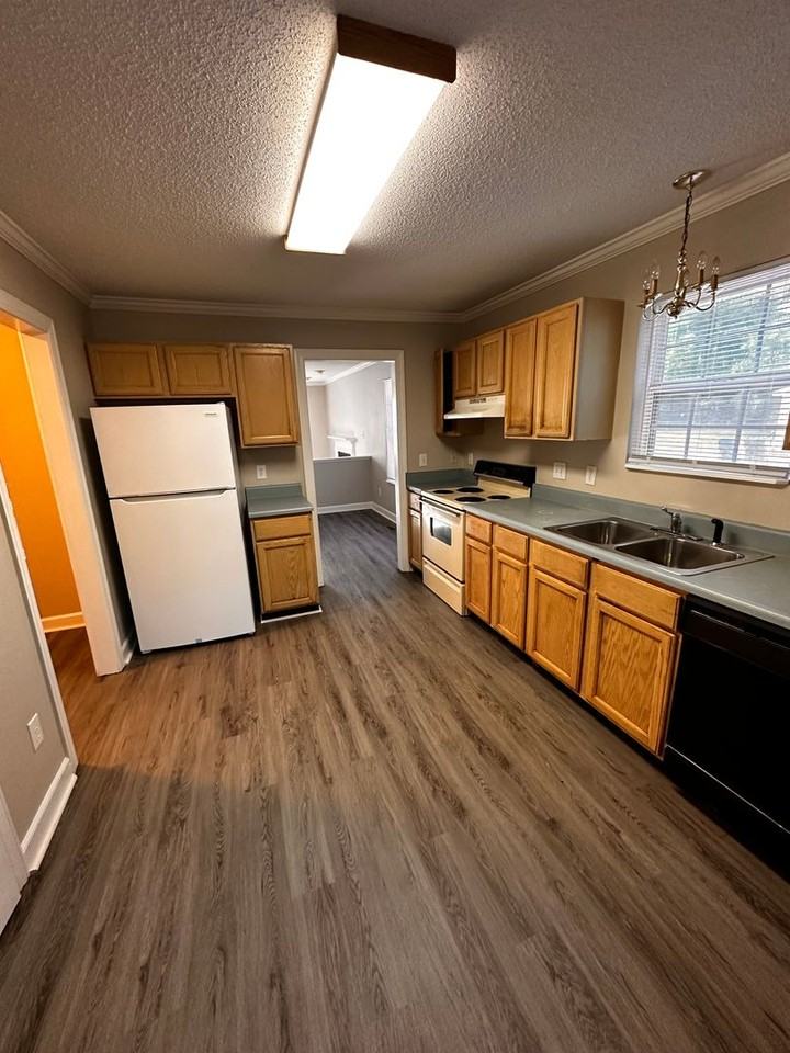 Carolina Ave 705 - Photo 2 of 5