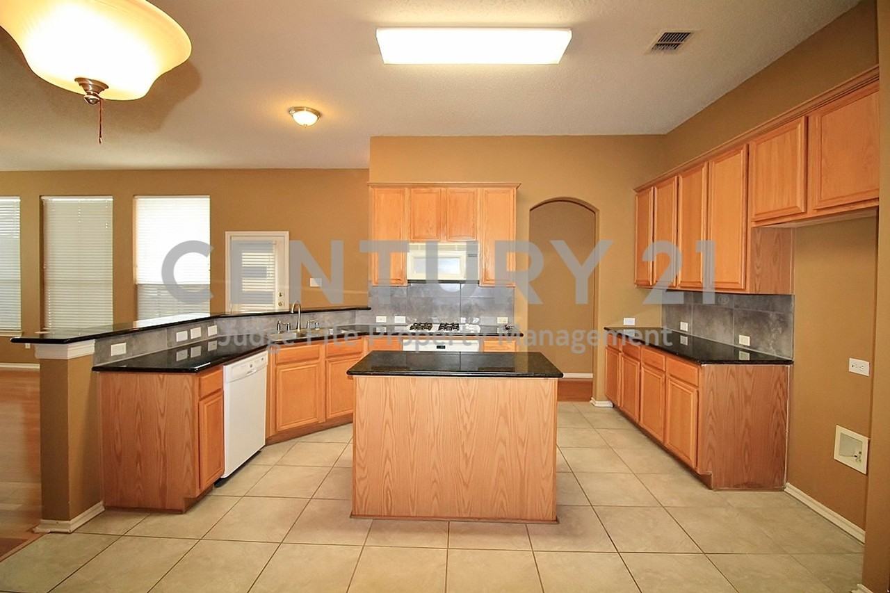 133 Kilmichael Dr - Photo 3 of 11