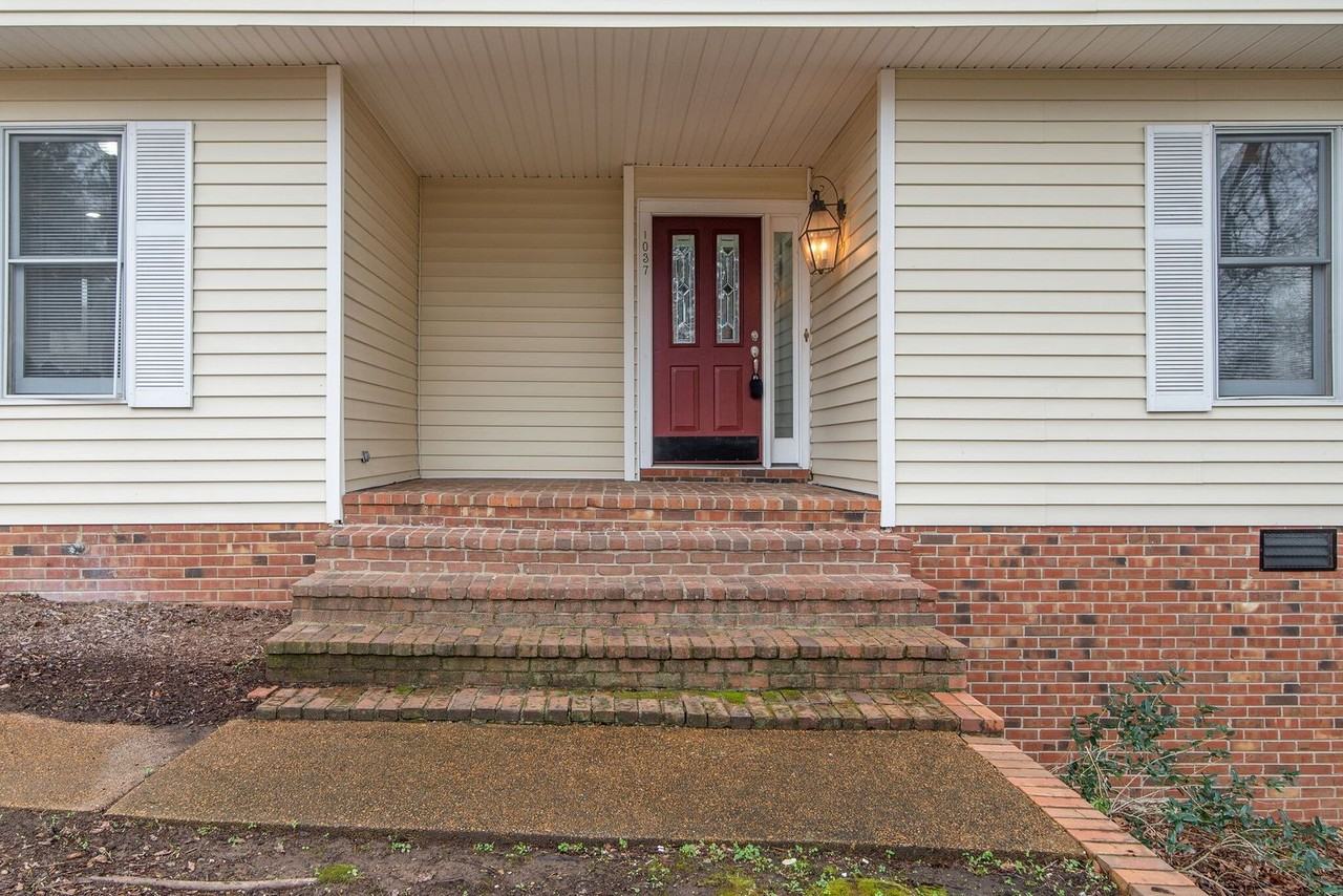 1037 Flintlock Ct - Photo 2 of 41