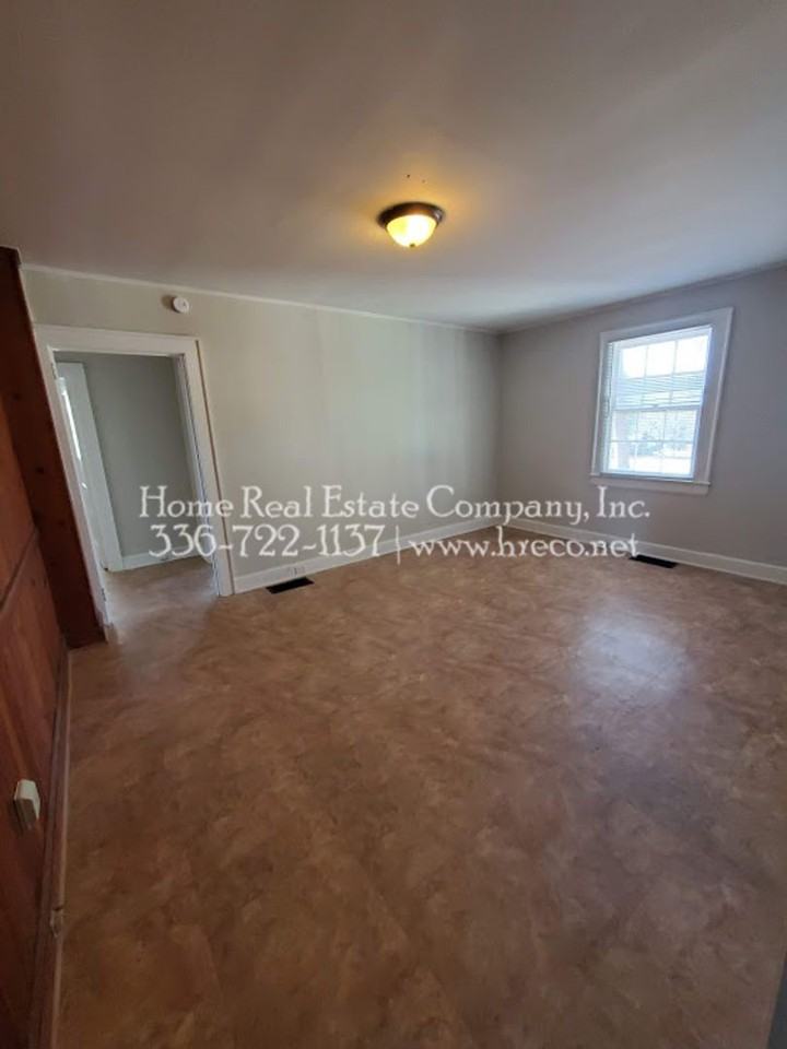 1354 Westbrook Plaza Dr - Photo 6 of 16