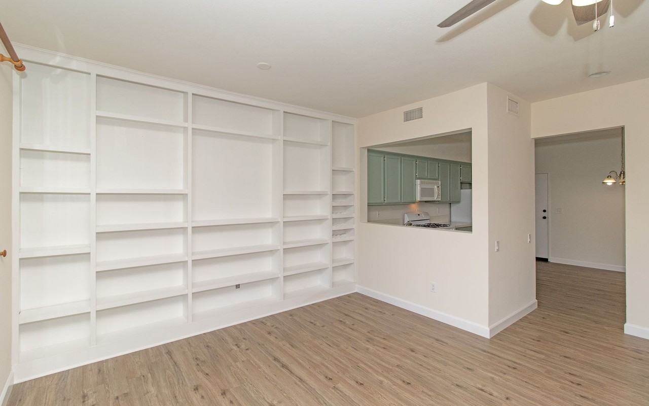 13663 Tiverton Rd - Photo 6 of 38