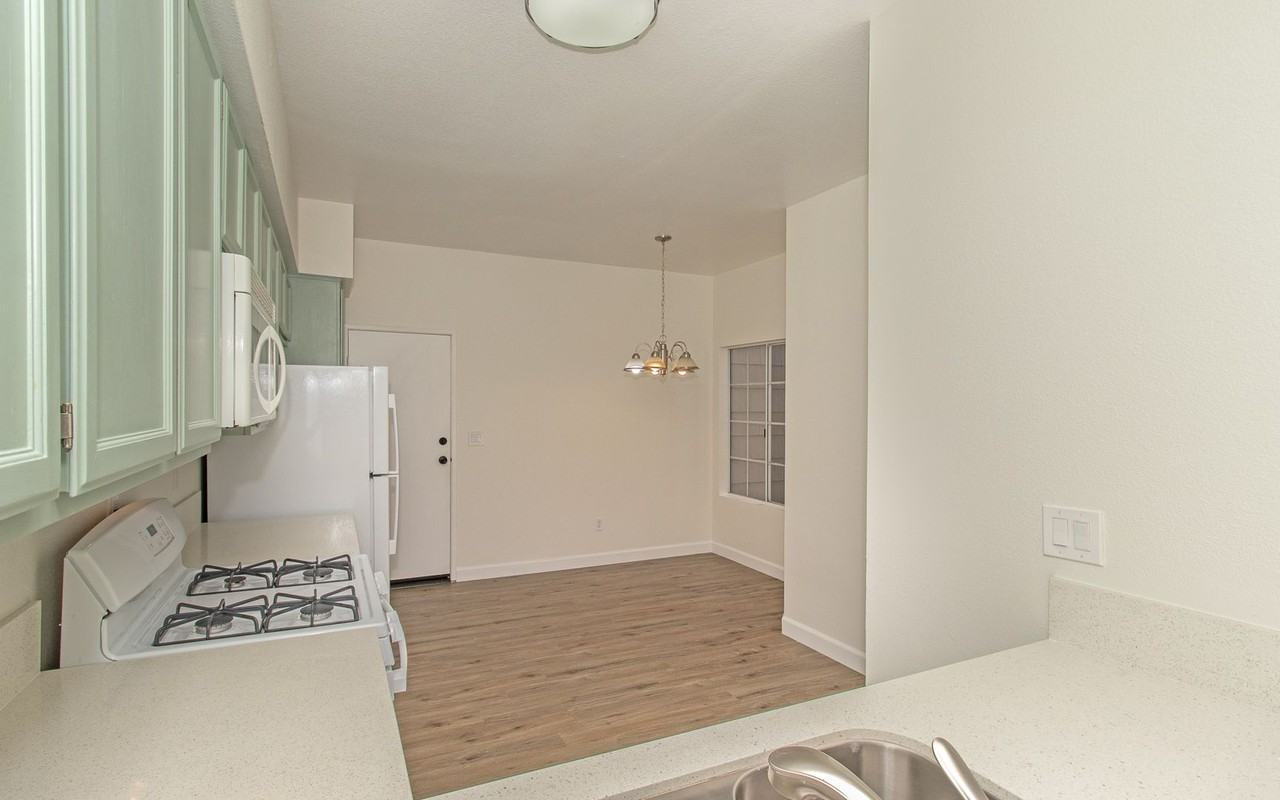 13663 Tiverton Rd - Photo 7 of 38