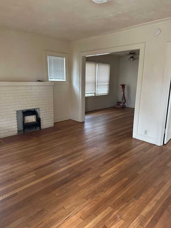 1302 E 62nd St - Photo 2 of 10