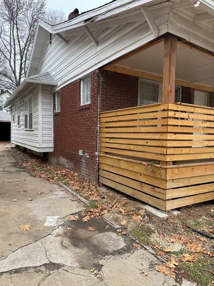 1302 E 62nd St - Photo 5 of 10