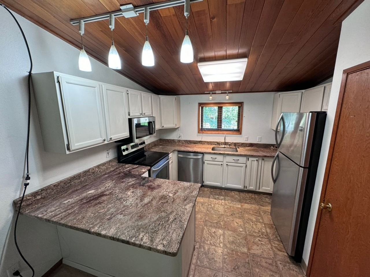 4081 Teal Ave - Photo 2 of 16