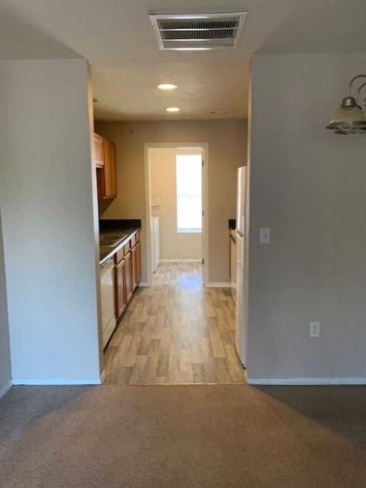 2913 Vineyards Pkwy #2 - Photo 4 of 25