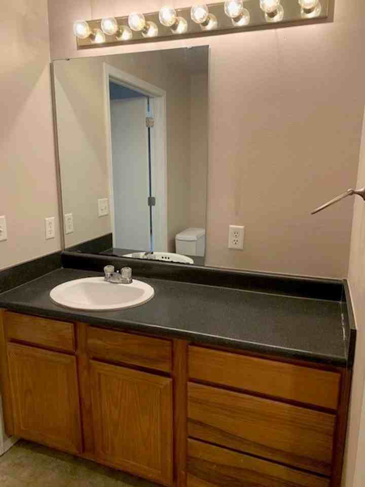 2913 Vineyards Pkwy #2 - Photo 5 of 25