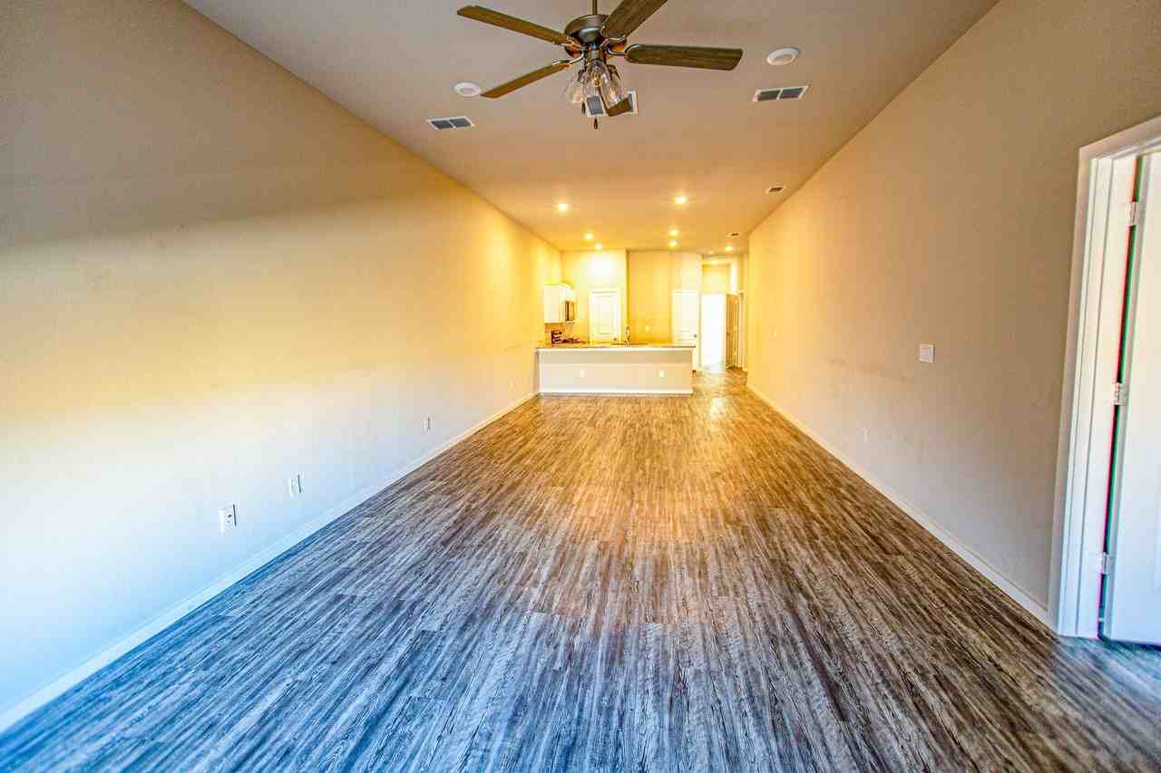 Willowbend - 1919 Langford Ave - Photo 4 of 5