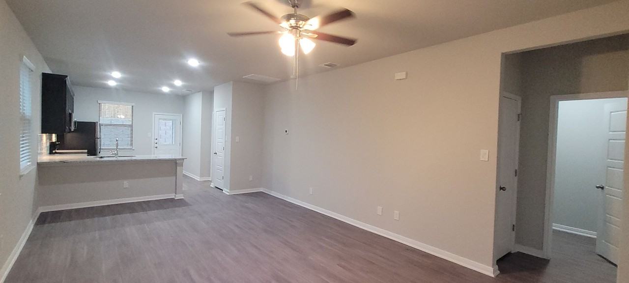 326 Caleb Ct - Photo 3 of 15