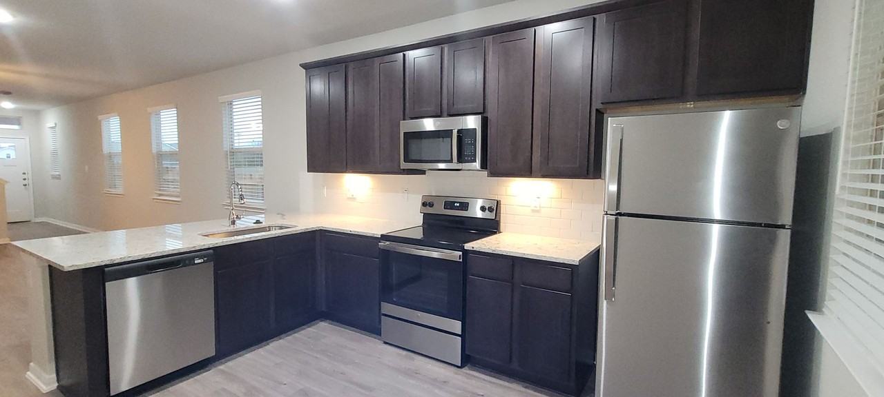 326 Caleb Ct - Photo 5 of 15