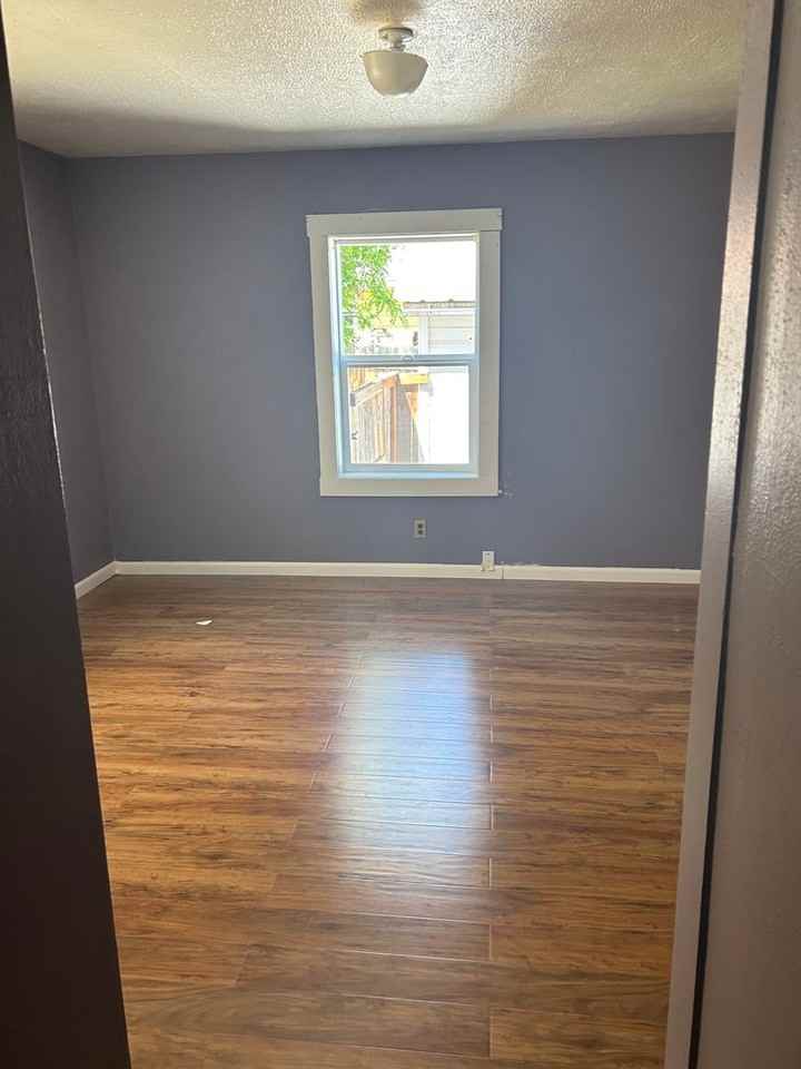 312 W Main St - Photo 2 of 11