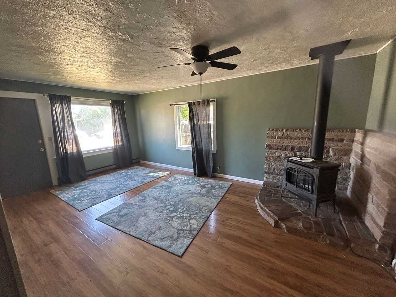 312 W Main St - Photo 3 of 11