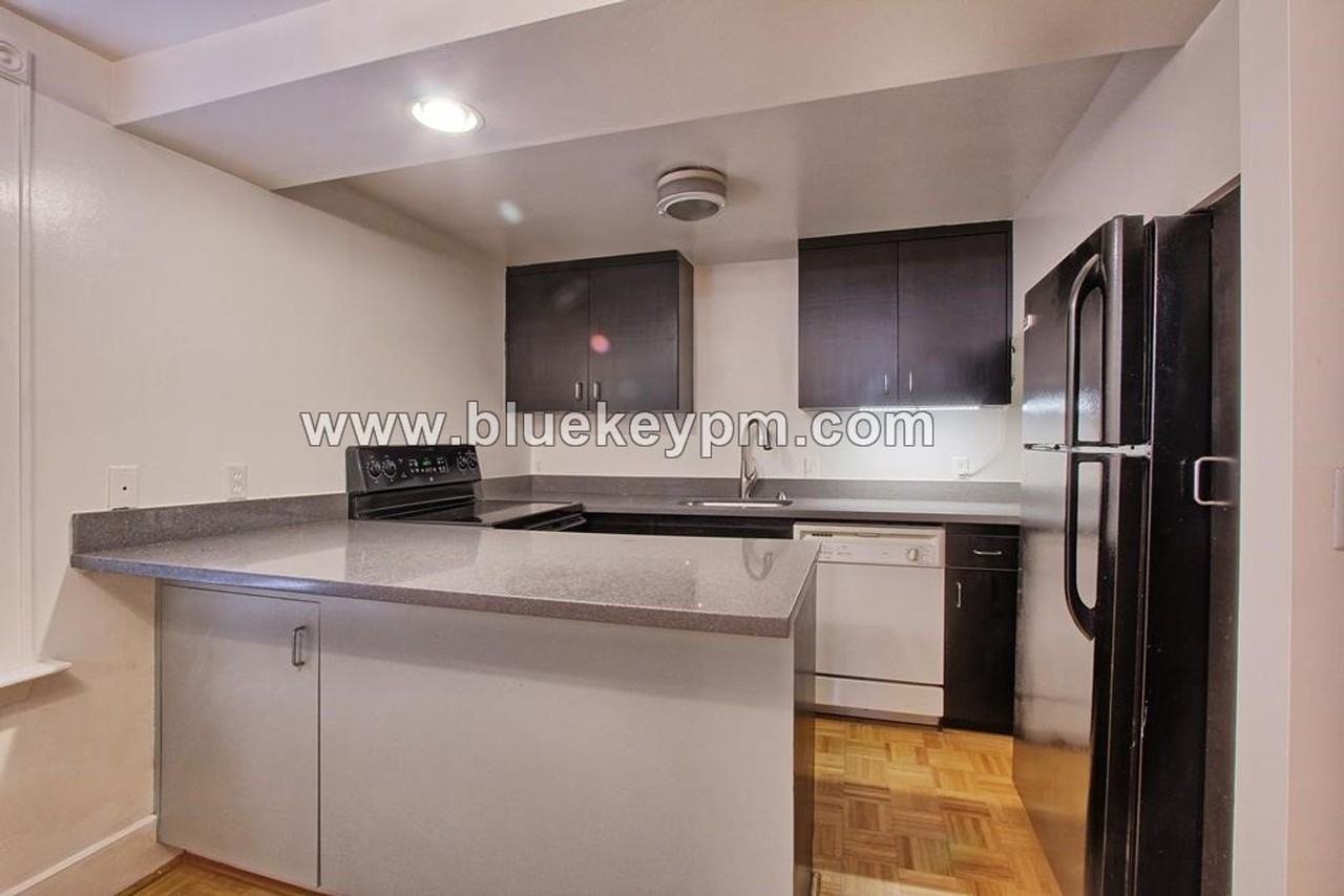 3419 Sw Naito Pkwy - Photo 3 of 9