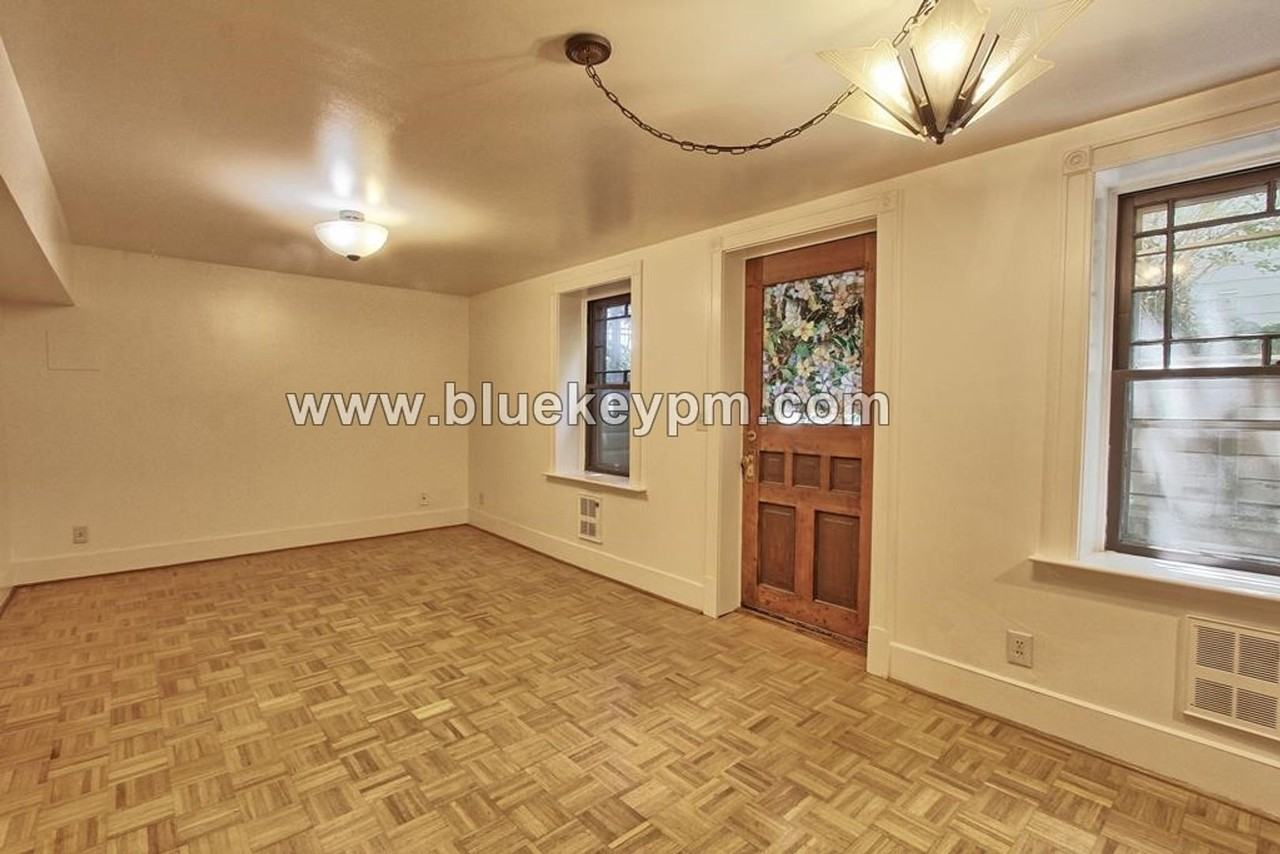3419 Sw Naito Pkwy - Photo 4 of 9