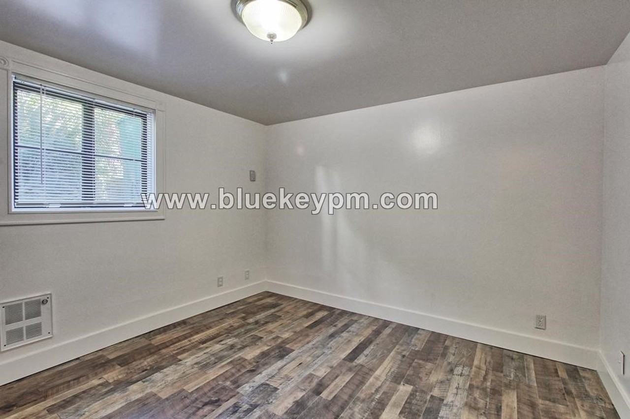 3419 Sw Naito Pkwy - Photo 6 of 9
