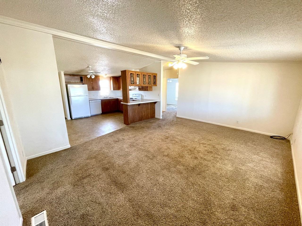 3426 N La Osa Rd - Photo 2 of 32