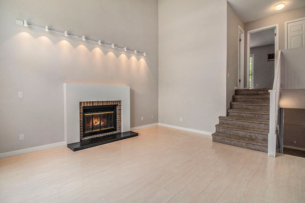 11273 W 102nd Dr - Photo 2 of 14