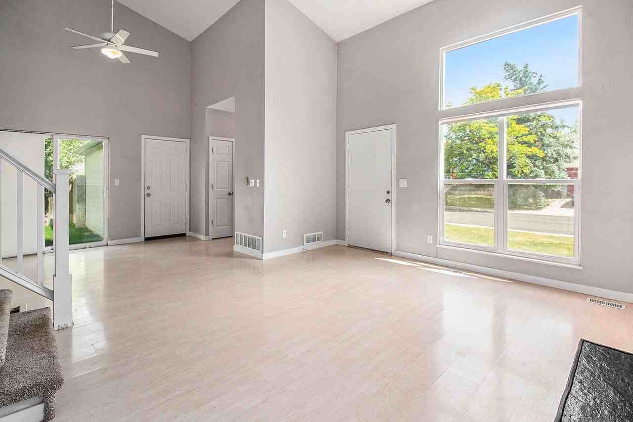 11273 W 102nd Dr - Photo 3 of 14