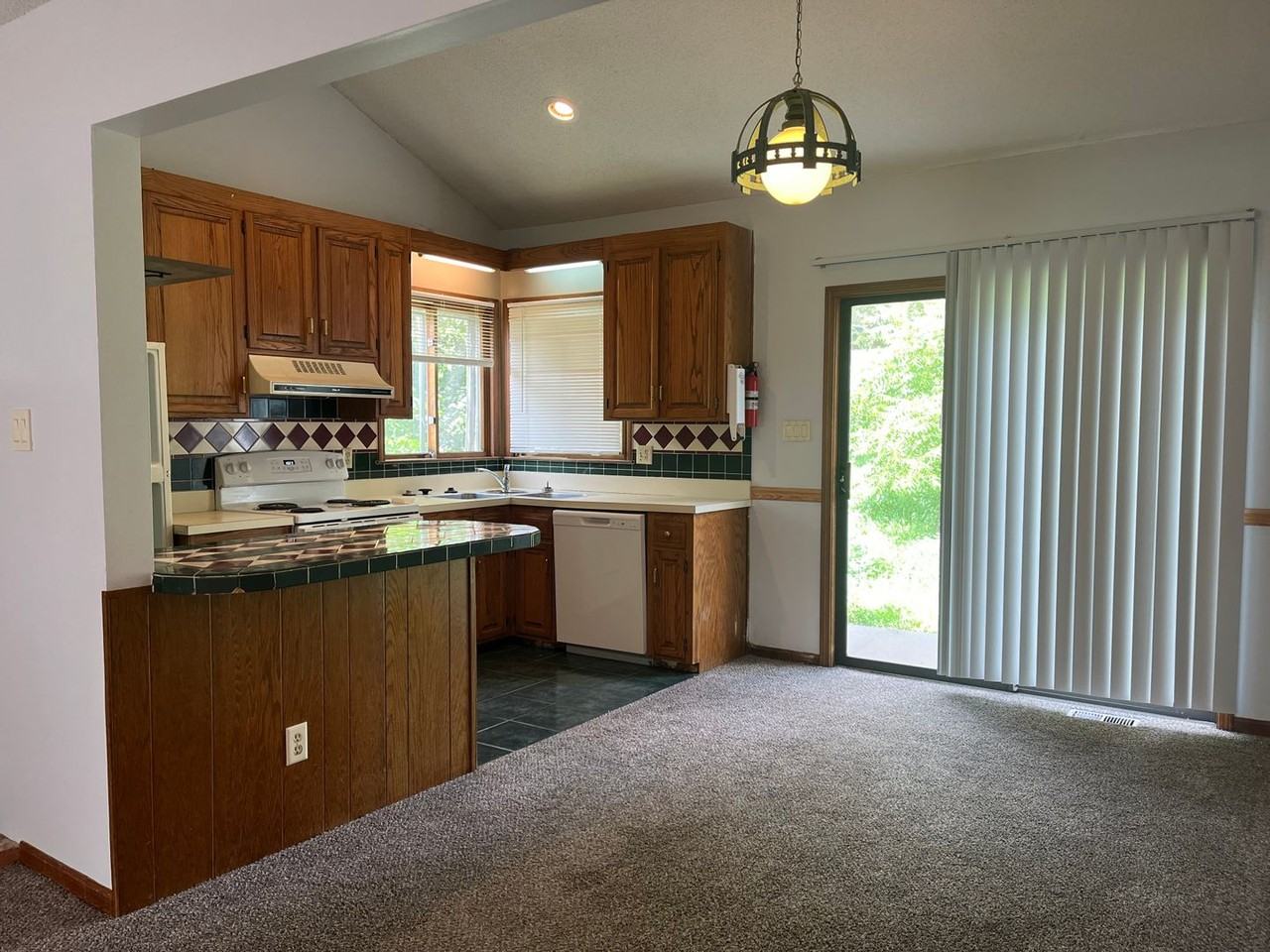 3519 Sw Eveningside Dr - Photo 2 of 9