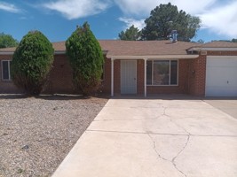 featured image of 9002 Candelaria Rd Ne