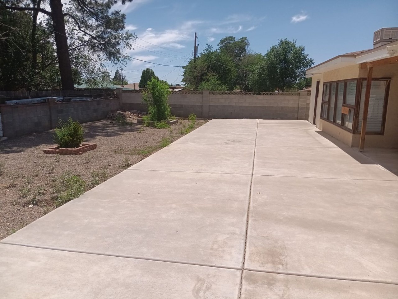 9002 Candelaria Rd Ne - Photo 4 of 20