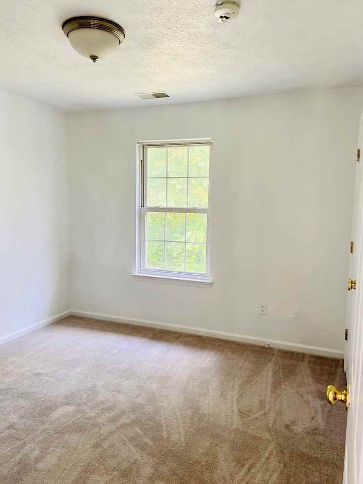 1970 Cidermill Ln - Photo 3 of 6