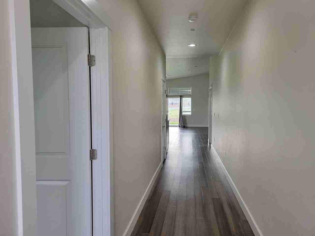 2234 Morris Ave - Photo 2 of 29