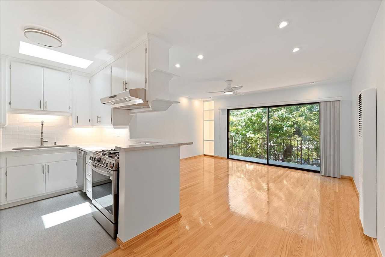 1701 Washington Way #08