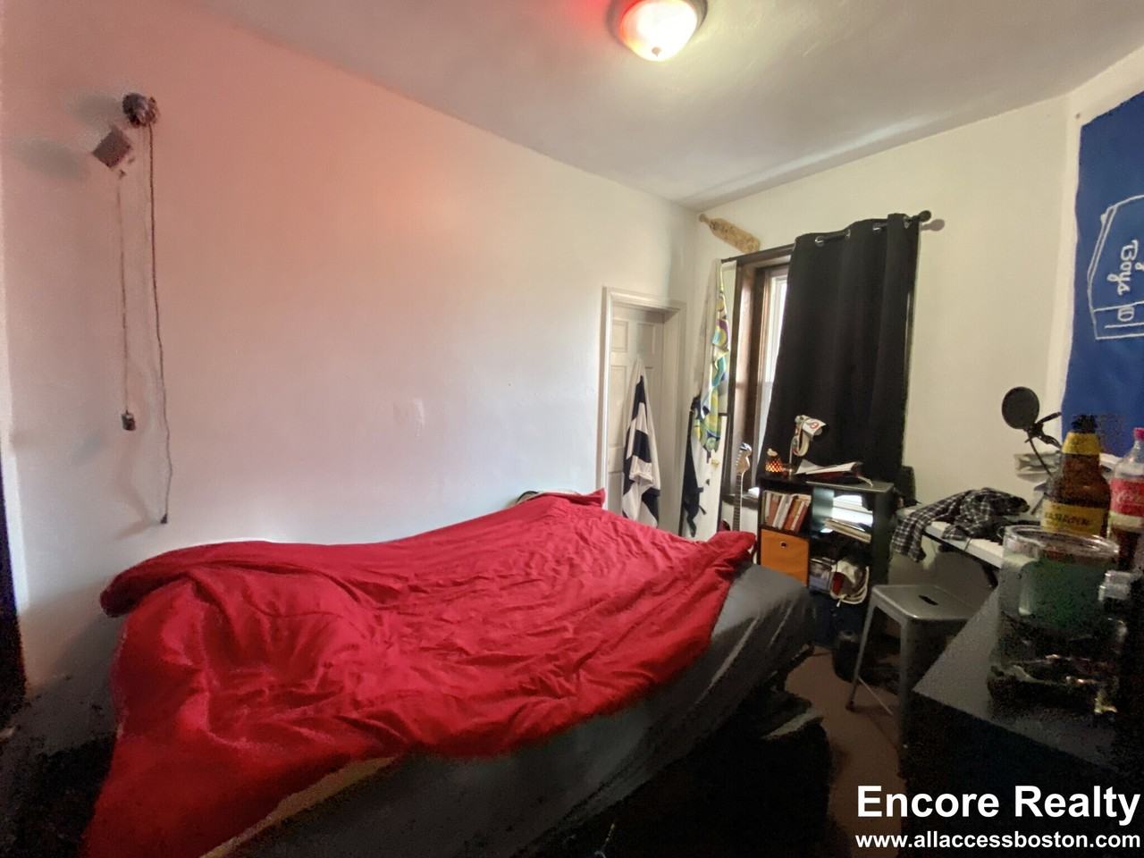 526 Harvard St #1 - Photo 5 of 20
