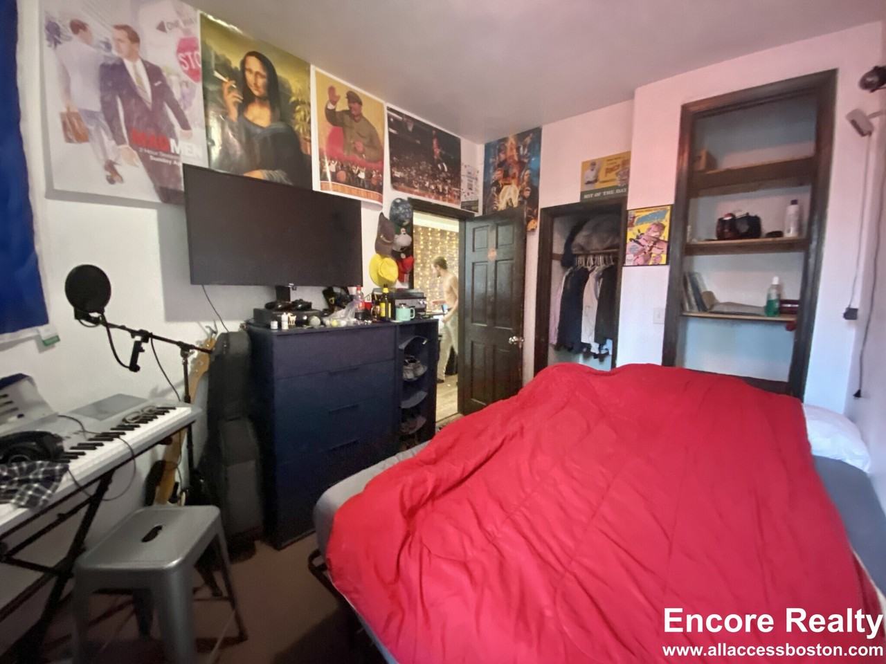 526 Harvard St #1 - Photo 6 of 20