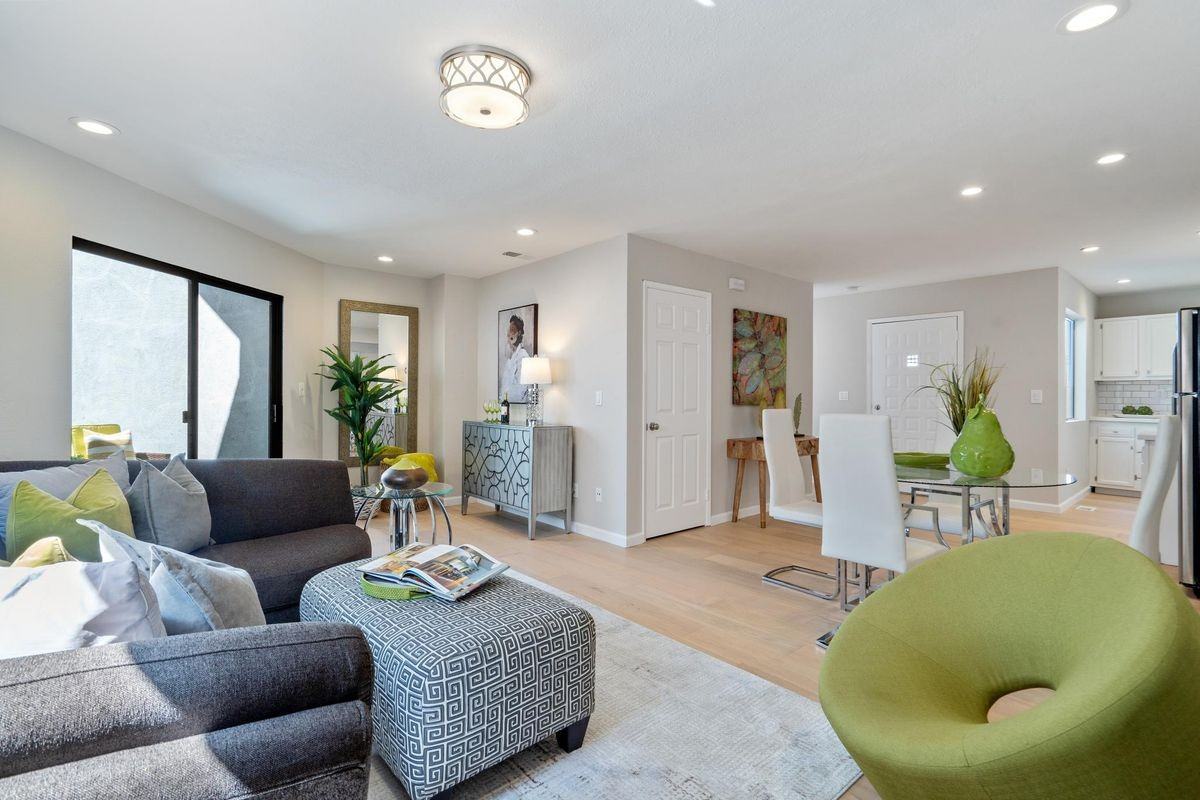 4033 Lincoln Ave - Photo 3 of 15