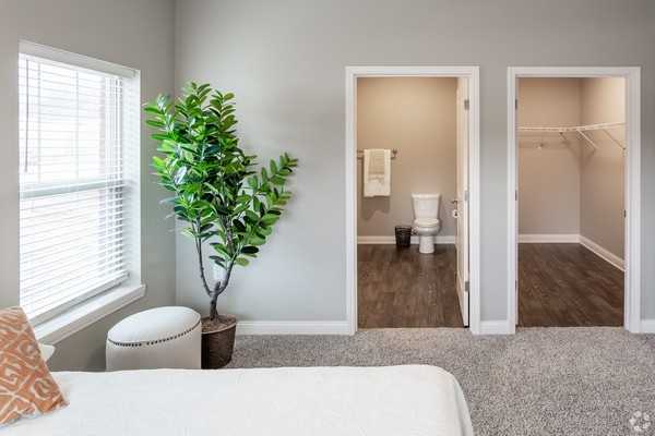 Finish Line Apartments - Photo 5 of 41