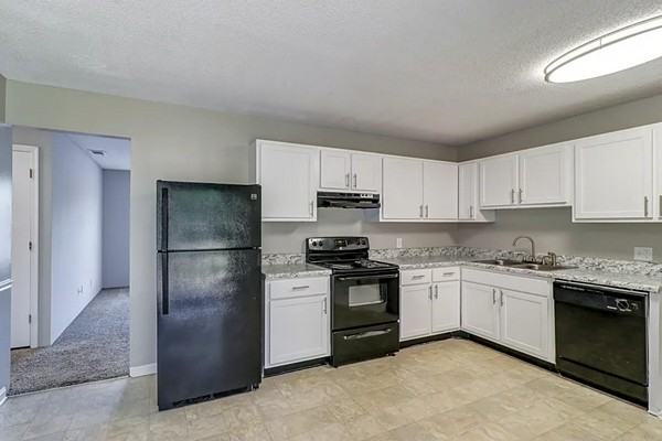 Plaza Place Apartments - Photo 3 of 30