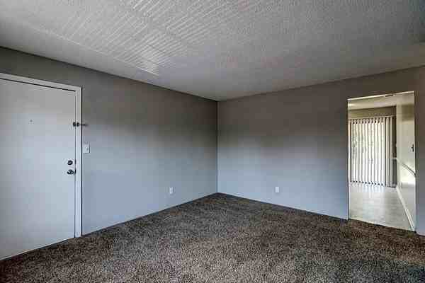 Plaza Place Apartments - Photo 6 of 30