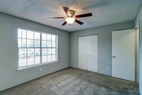 Plaza Place Apartments - Photo 7 of 30