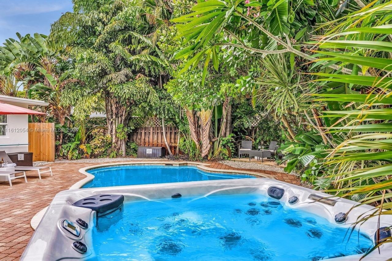 1577 Ne 48th Ct - Photo 3 of 8