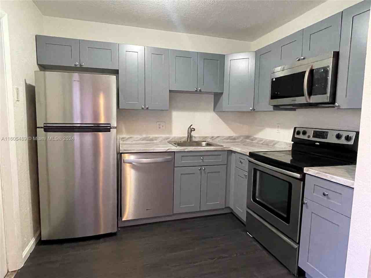 4803 Nw 9th Dr #4803 - Photo 2 of 8