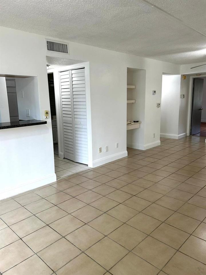 3252 Foxcroft Rd #101 - Photo 3 of 8