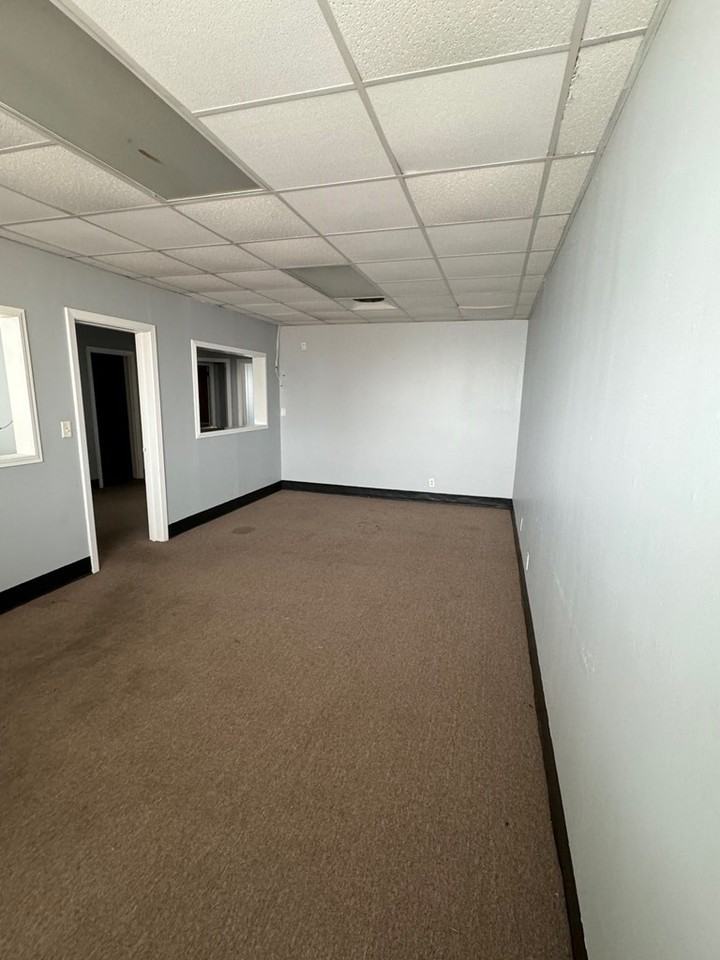 545 W Main St - Photo 6 of 6