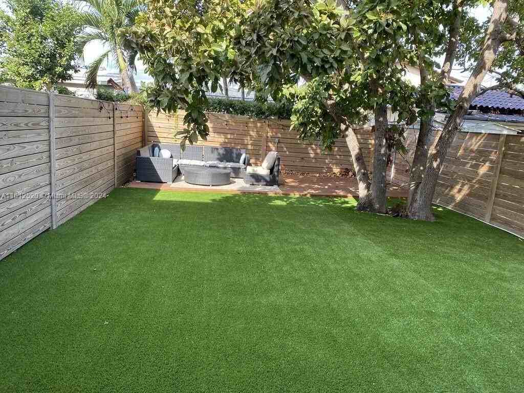 3445 Sw 14th St #3445 - Photo 6 of 50