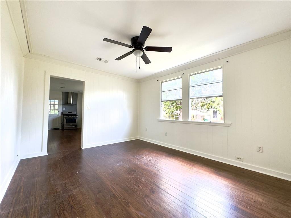822 Dolhonde St - Photo 3 of 24
