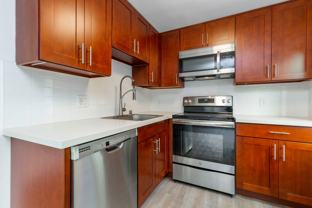 411 Harvard Ave East - Photo 1 of 1