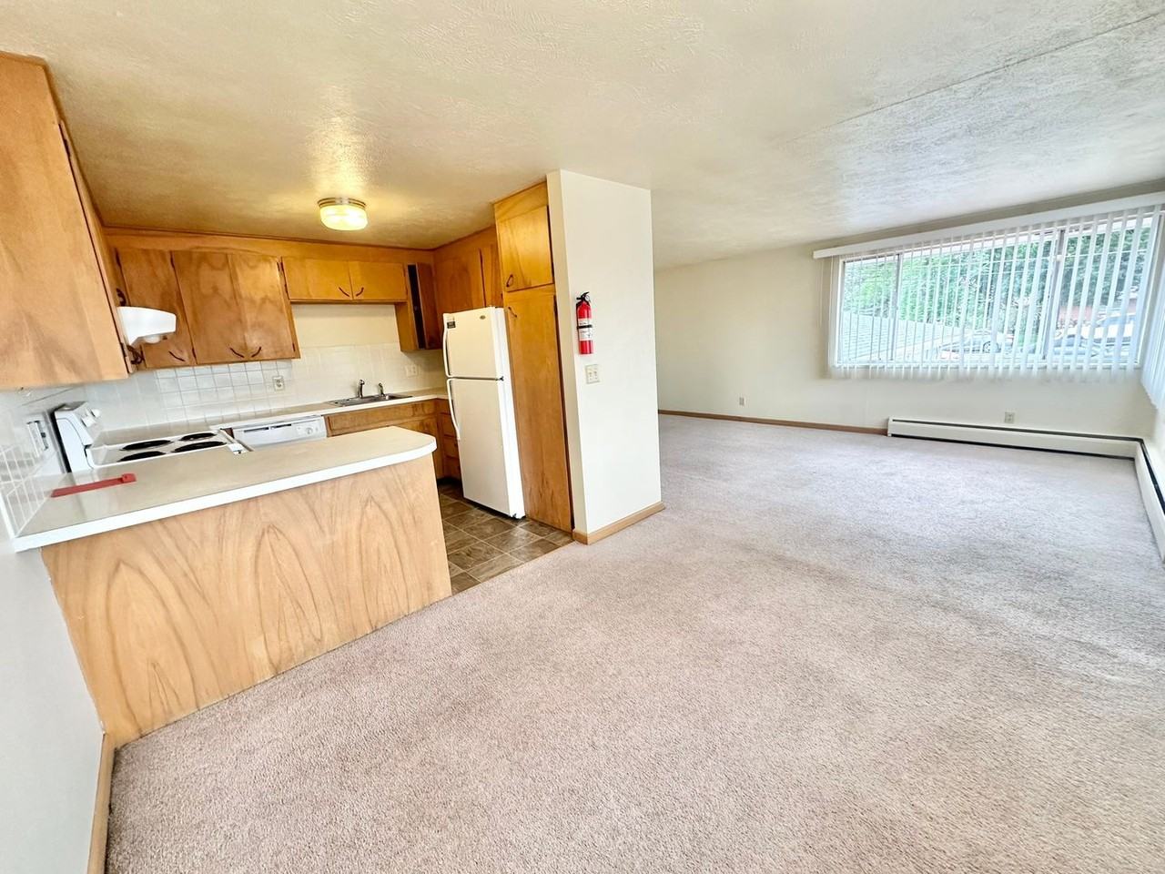 2517 N Garfield Ave - Photo 7 of 15